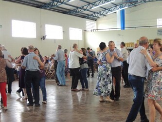 Baile do Viva Vida movimenta o Centro de Convivências